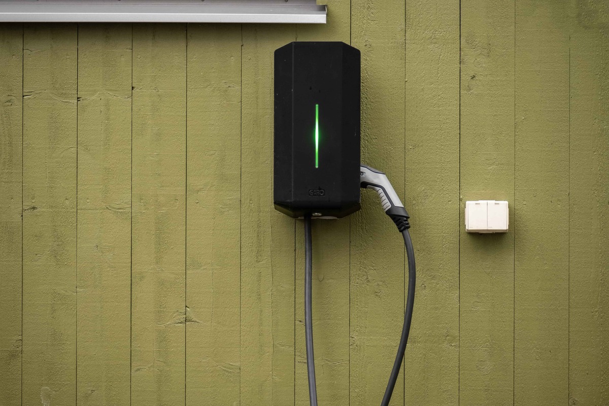 Elbilsladdare installerad i Åkersberga