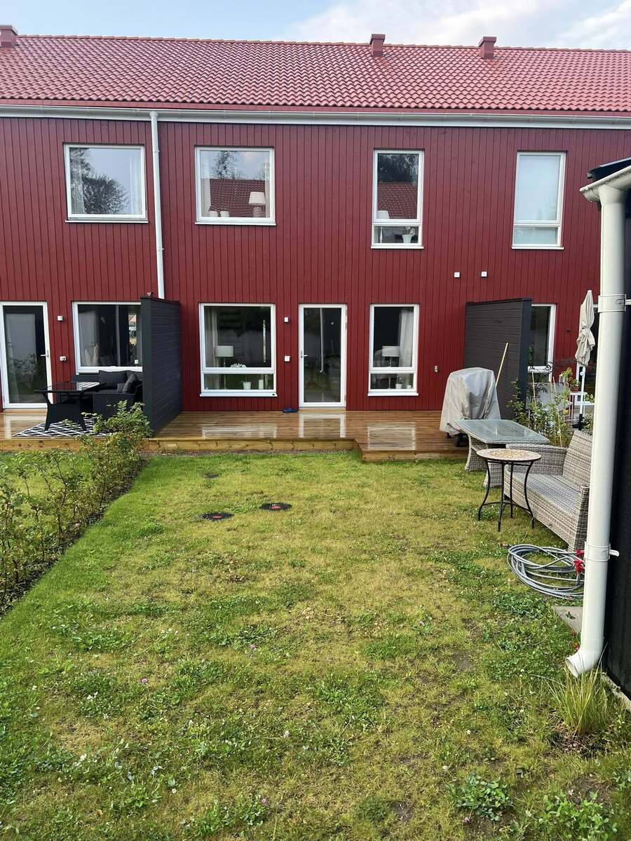 Företagsbild på Juhlins Bygg AB – En snickare i Värmlands län