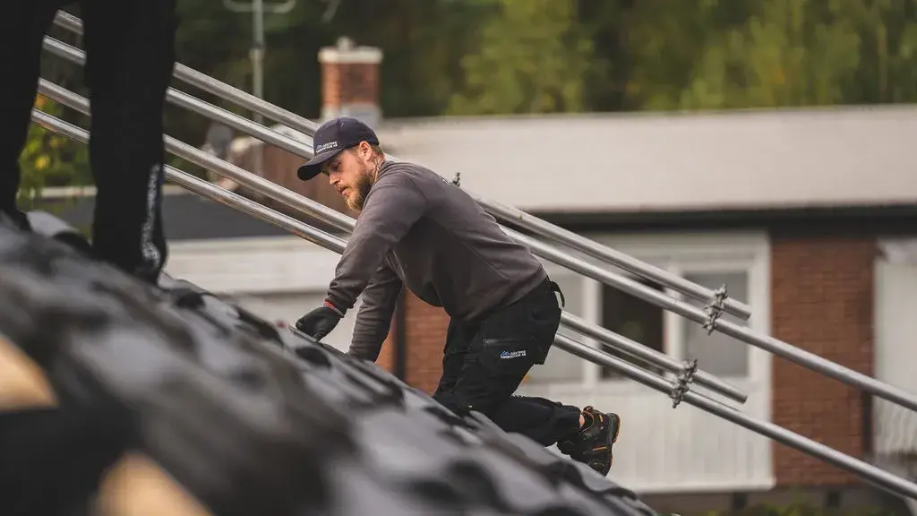 Steg 3: Montage av solpaneler