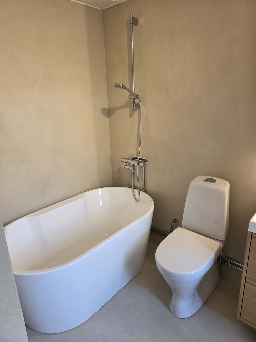 Företagsbild på VVS och Microcement – Ett badrumsföretag i Skåne län 2025