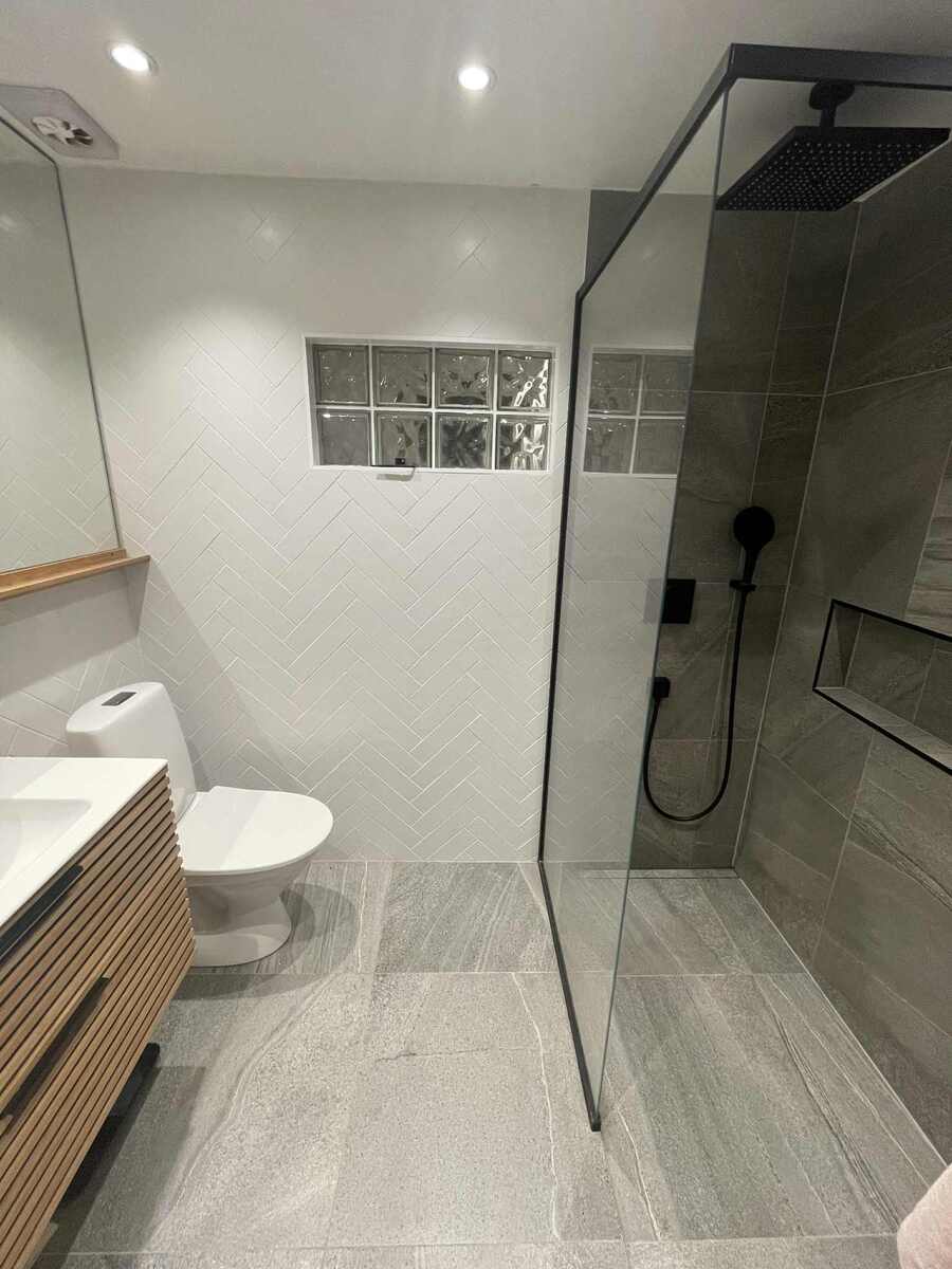 Företagsbild på VVS och Microcement – badrumsrenoverare i Skåne län