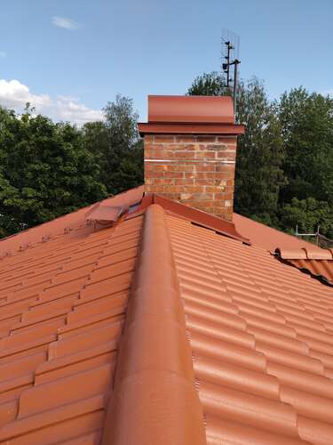 Företagsbild på Herr och Fru Tak AB – Ett takföretag i Nyhammar