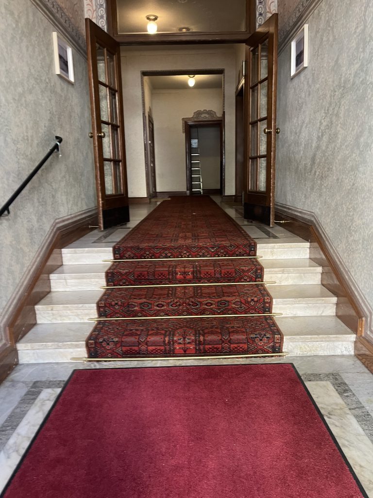 Varför vi är det trygga valet vid trappstädning i Stockholm