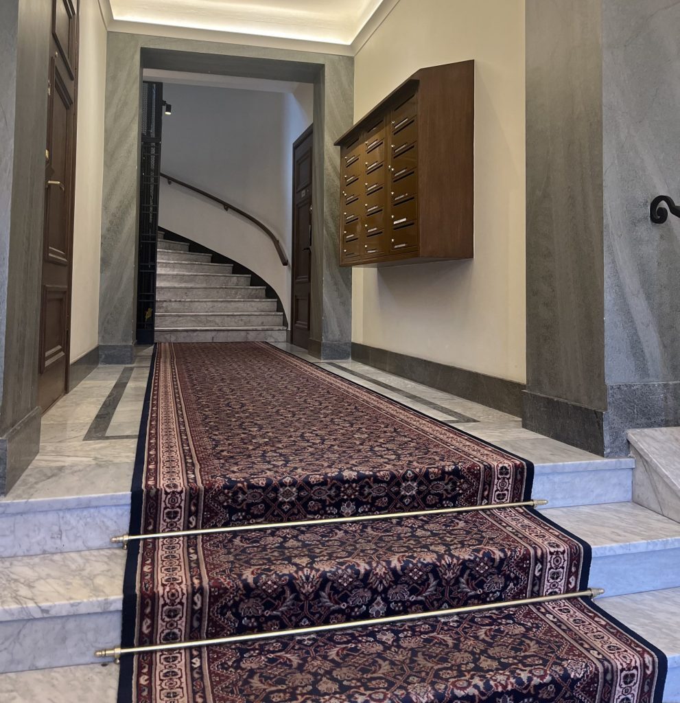 Minska kostnaderna i er BRF med smart trappstädning