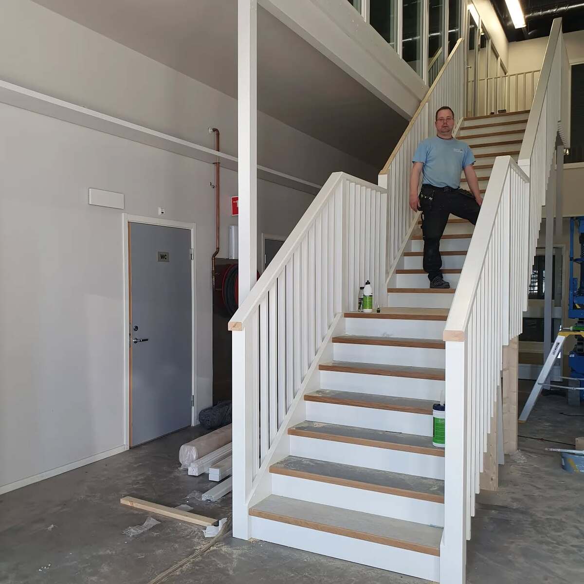 Företagsbild på Jon Lundholm & Tidblad Bygg – En snickare i Dalarnas län