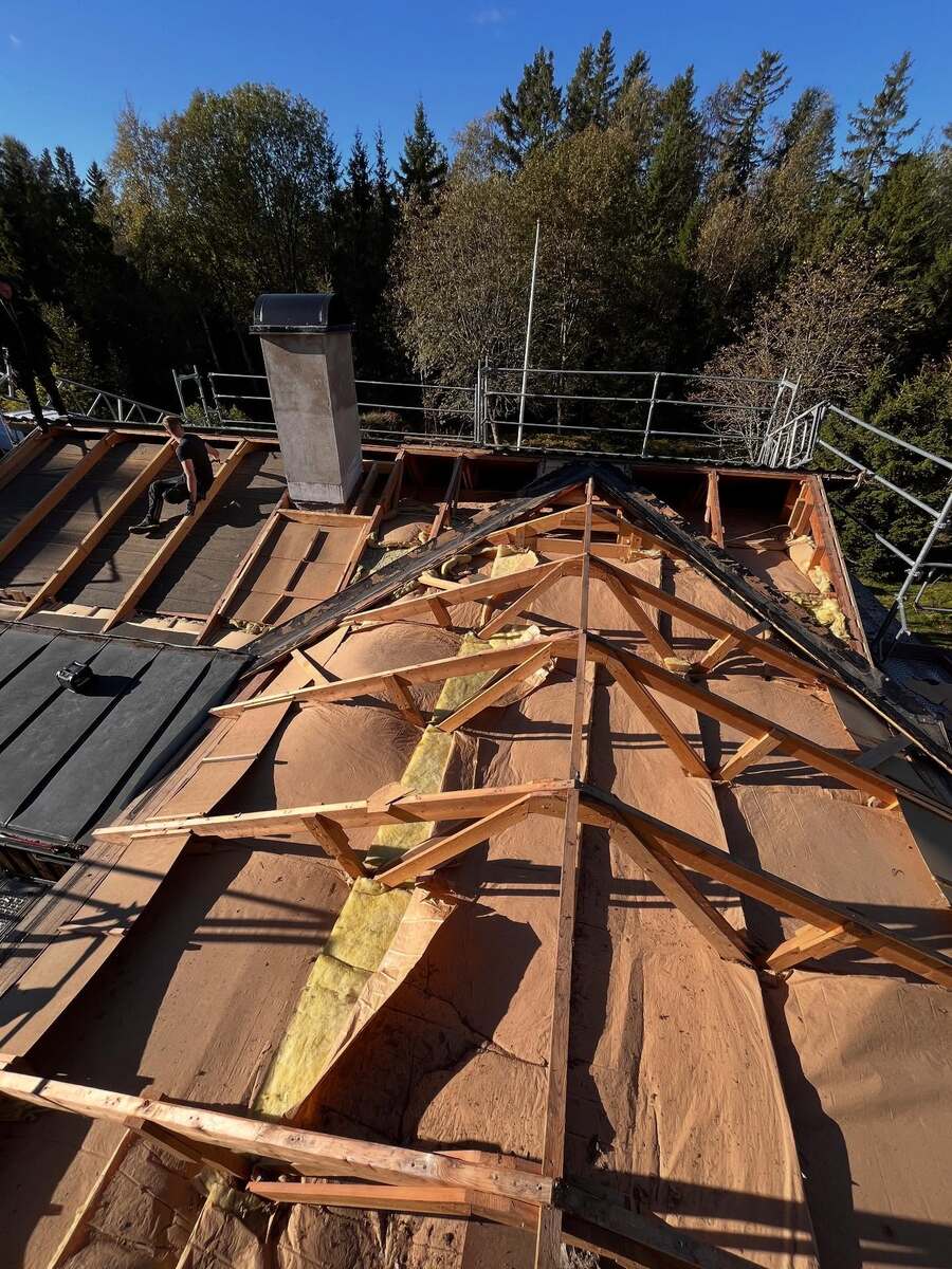 Renovering av tak i Stockholm