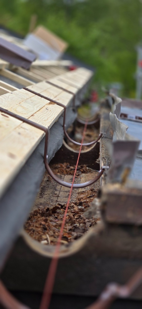 Detalj av takavvattning och ränna utförd av Trygga Tak