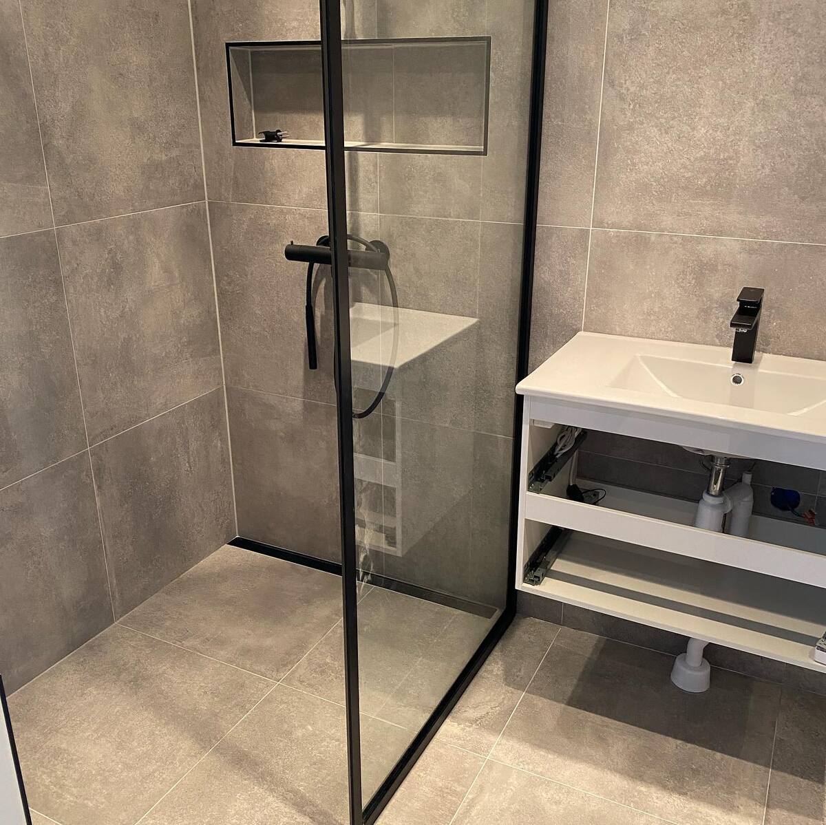 DBH Bygg och Plattsättning AB bild 2025