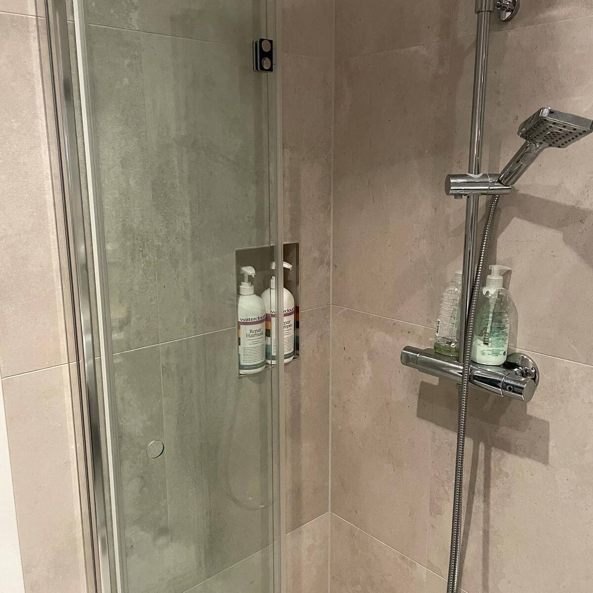 Företagsbild från DBH Bygg och Plattsättning AB