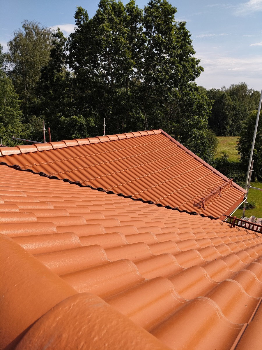 Företagsbild på Herr och Fru Tak AB – En takläggare i Dalarnas län