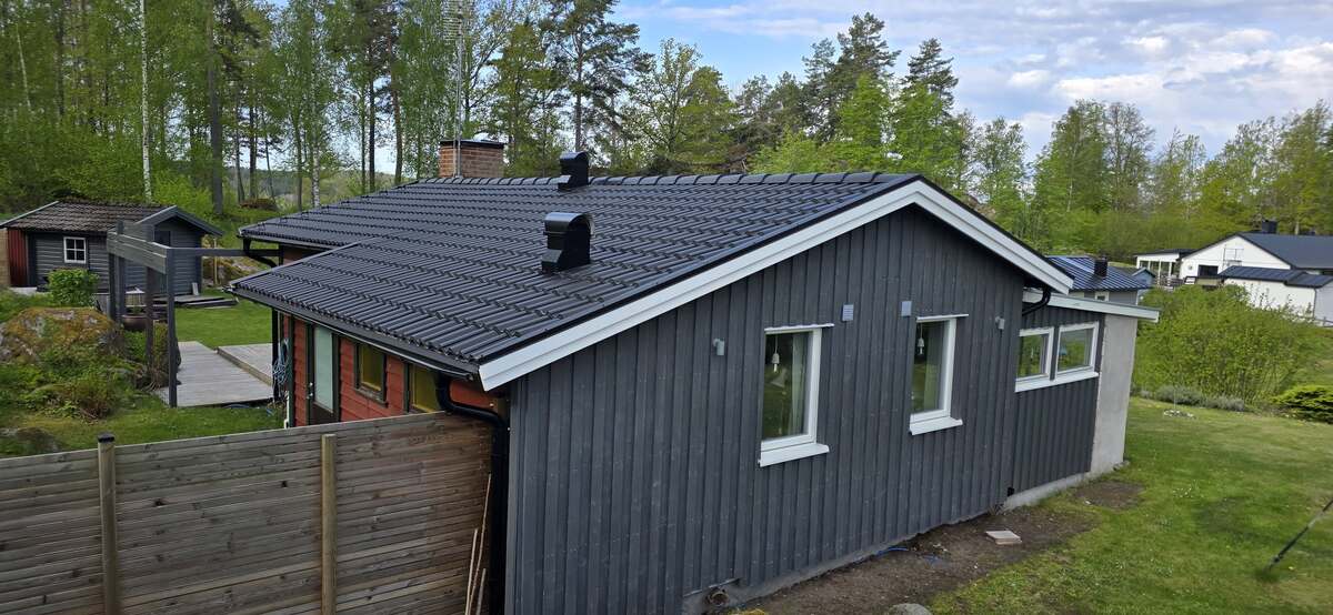 Enplansvilla med nytt betongtak installerat av Trygga Tak