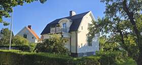 Takrenovering av villa utförd av Trygga Tak