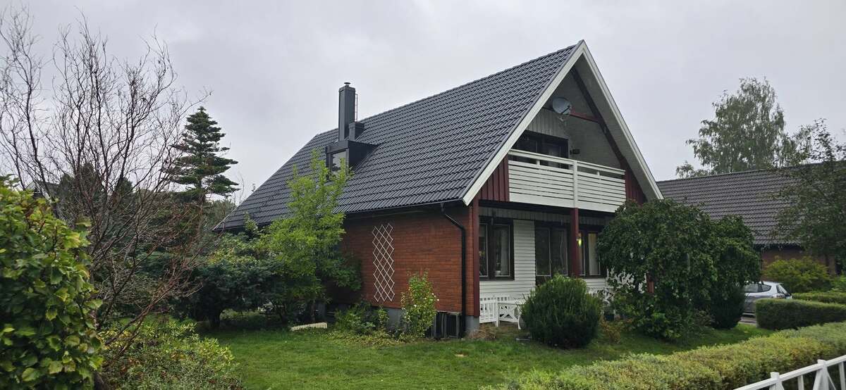 Villa med nytt yttertak renoverat av Trygga Tak
