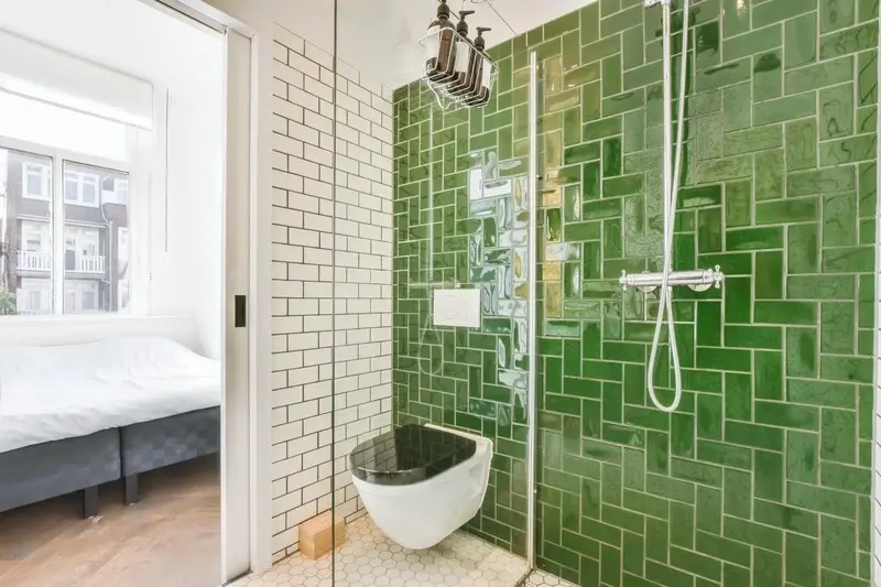 Varför ska jag anlita Holmströms golvläggning i Västerås för badrumsrenovering?