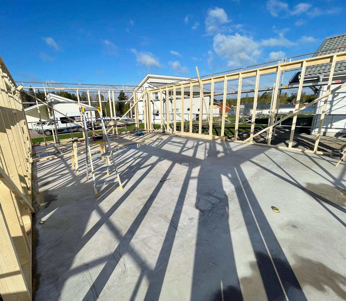 Företagsbild på Avesta Bygg & Montage – En snickare i Dalarnas län