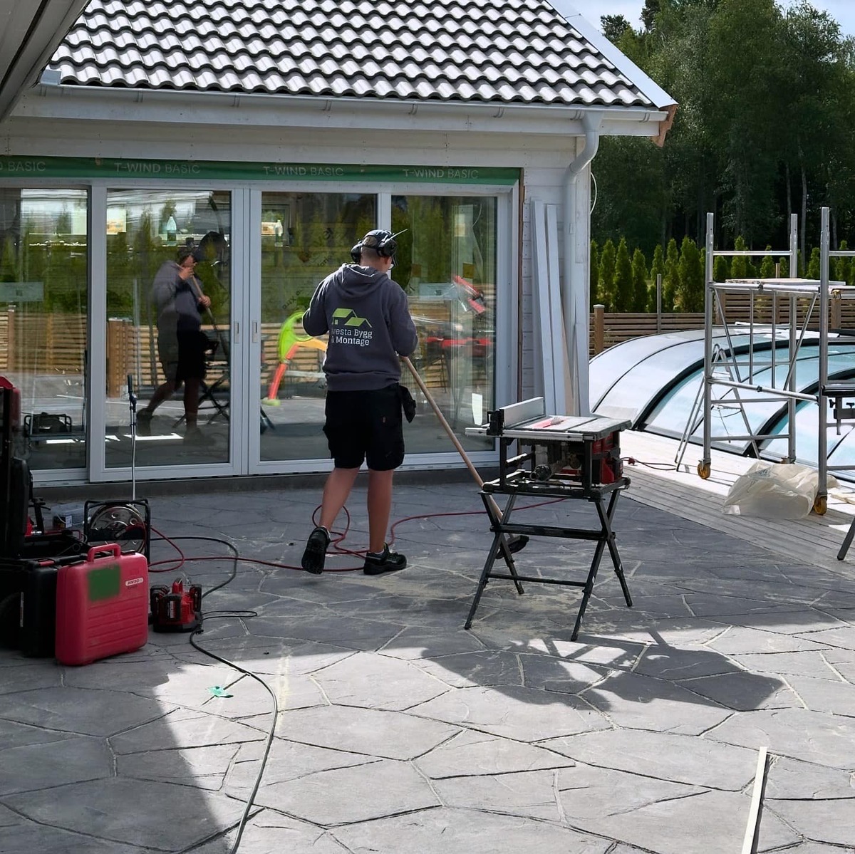 Företagsbild på Avesta Bygg & Montage – En snickare i Dalarnas län