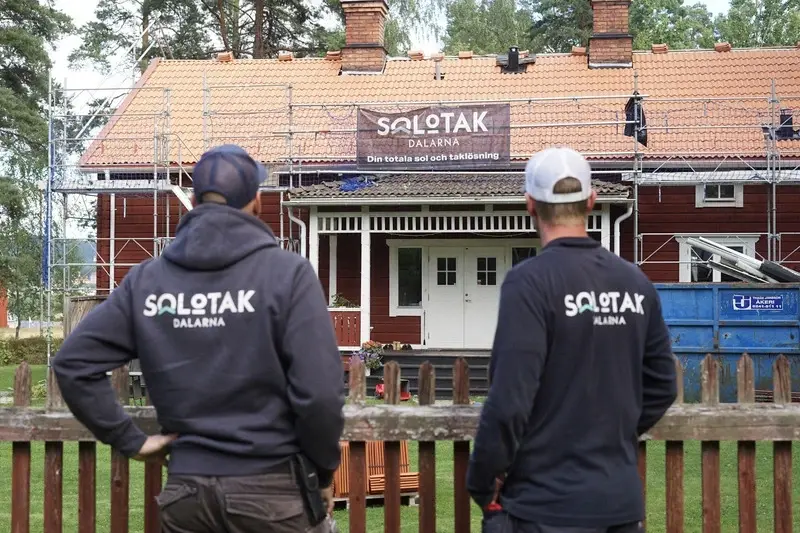 Solceller på gammalt tak – därför bör du vänta med installationen