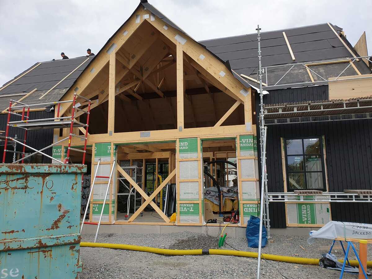 Företagsbild på Bygga Hus och Modulmontage i Mälardalen AB – En markarbetare i Västmanlands län