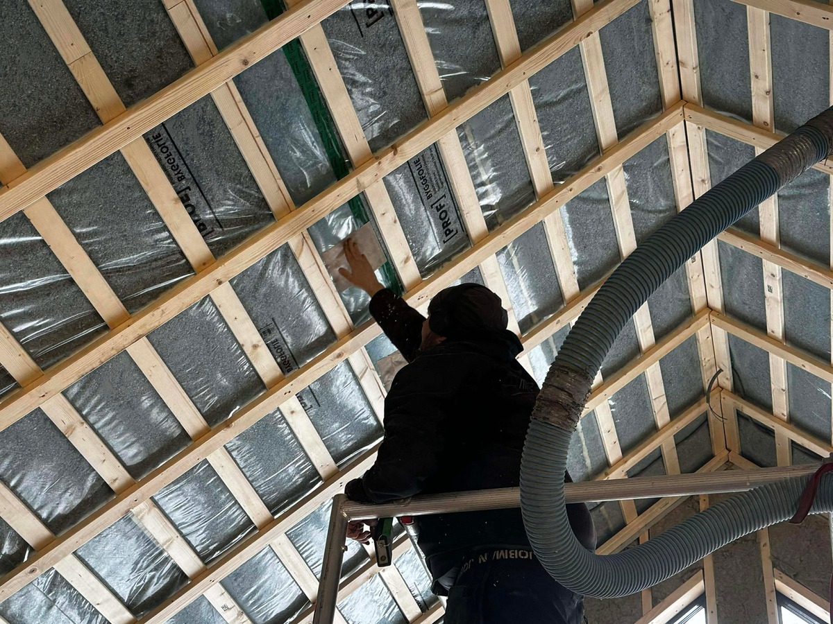 Isolering av tak i Örebro