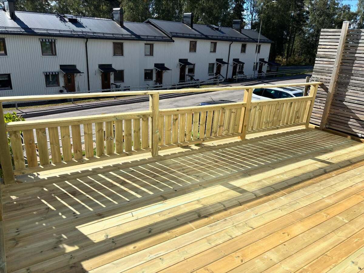 Står du inför ett altanbygge i Smedjebacken? Läs våra tips från en kunnig yrkesman!