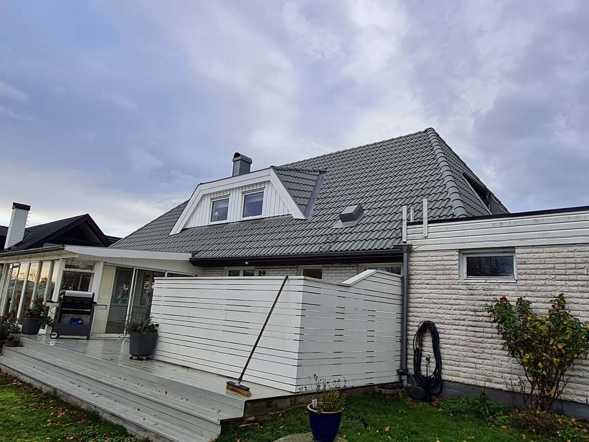 Företagsbild på Skåne Fastighetsrenovering AB – Ett takföretag i Svedala