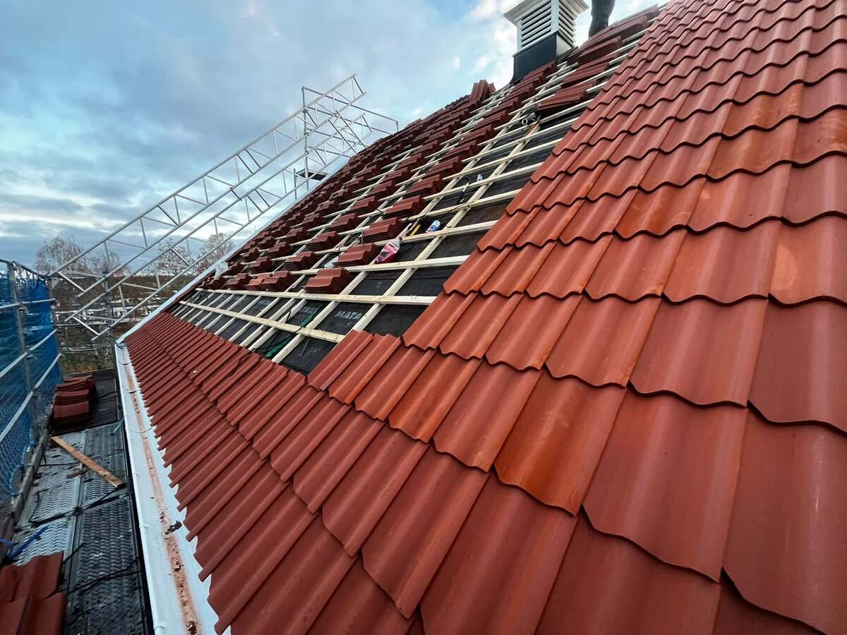 Företagsbild på Skåne Fastighetsrenovering AB – Ett takföretag i Svedala