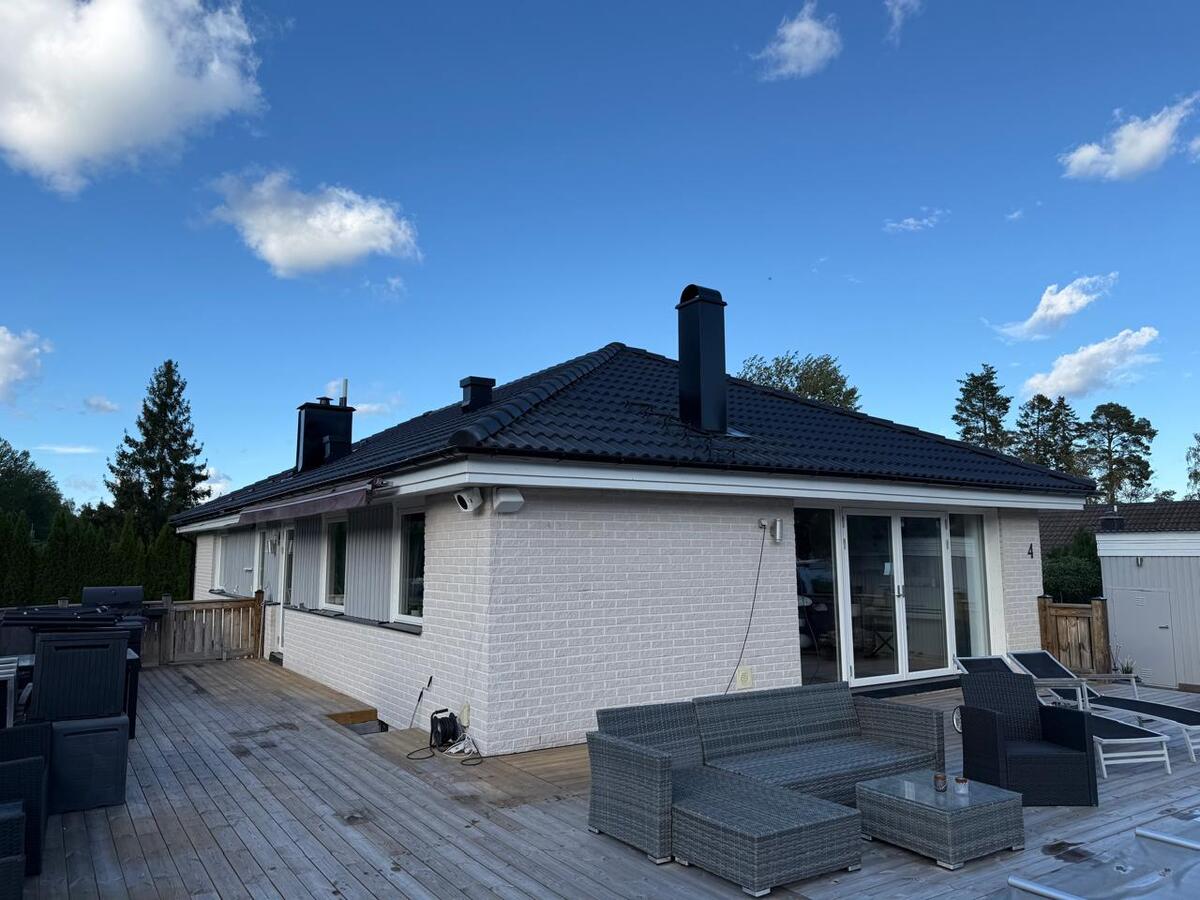 Företagsbild på Skåne Fastighetsrenovering AB – En takläggare i Skåne län