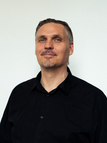 Daniel Liljecrantz jobbar på Smartproduktion och Alla Markarbeten