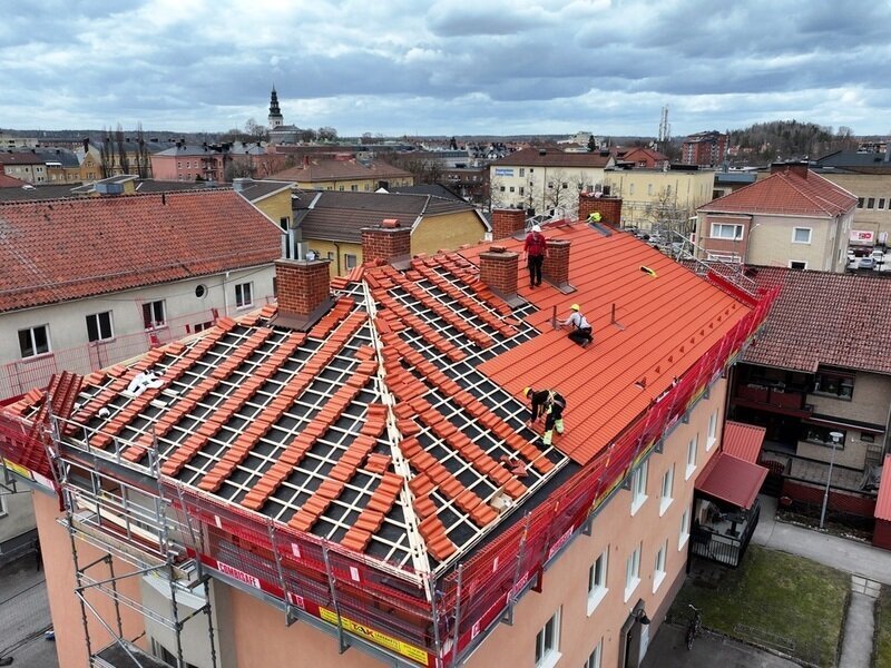 Takläggare i Malmköping – nytt tak lagt av Husdesign Gruppen