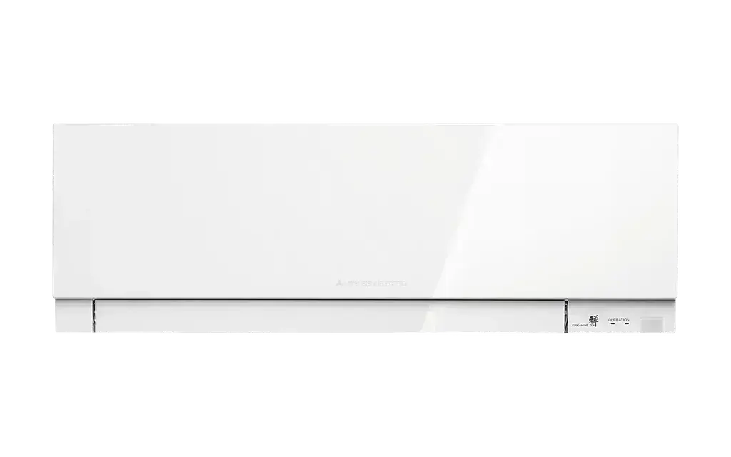 Vit inomhusdel till Mitsubishi luftvärmepump med kontrollpanel