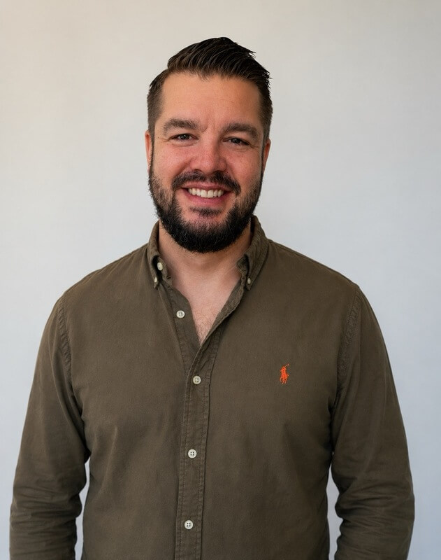 Niklas Görgensen jobbar på Smartproduktion och Alla Fönster