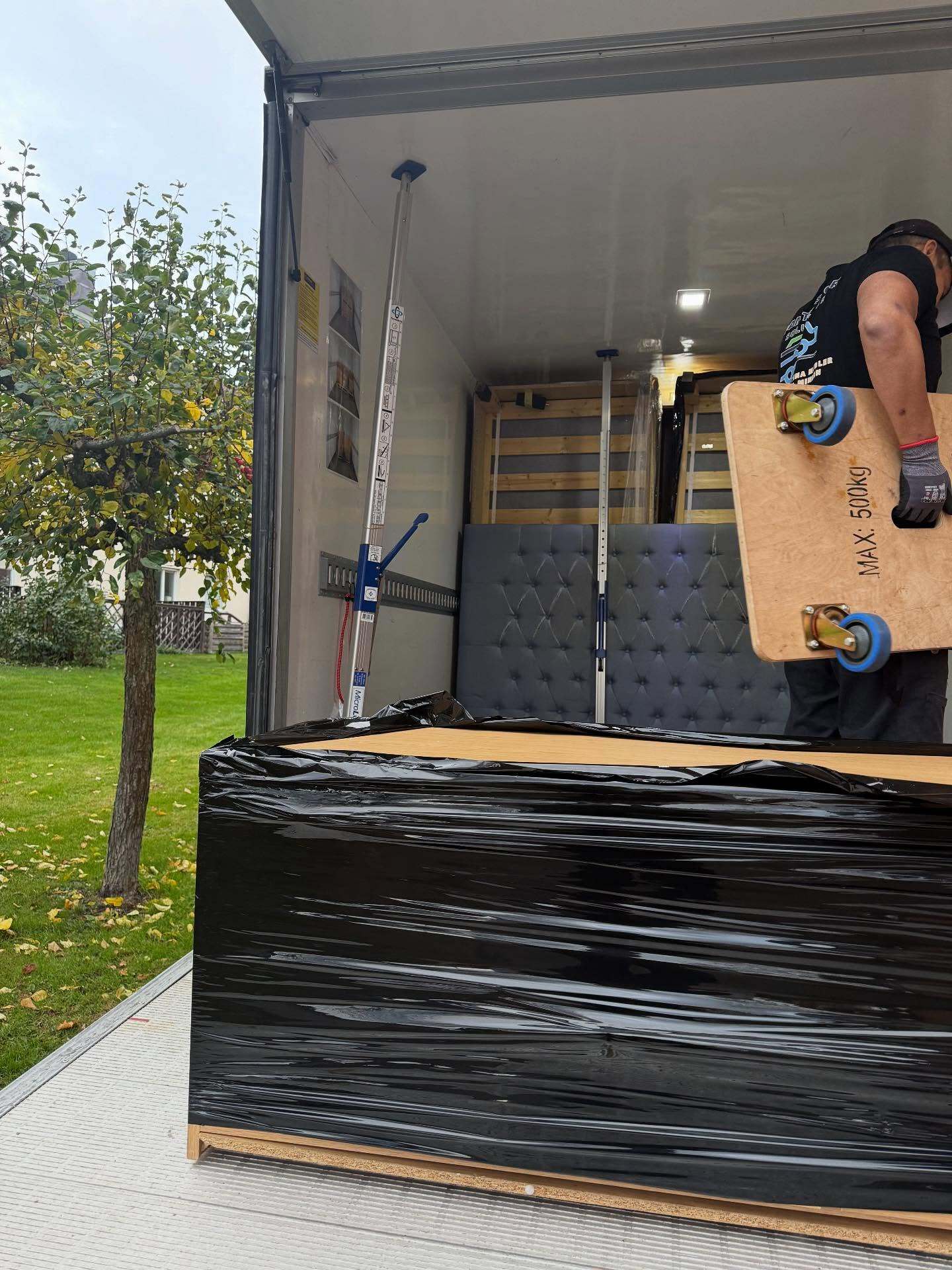 Företagsbild på FramTransport Solutions AB – Ett flyttföretag i Östergötlands län