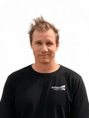 Daniel, montör