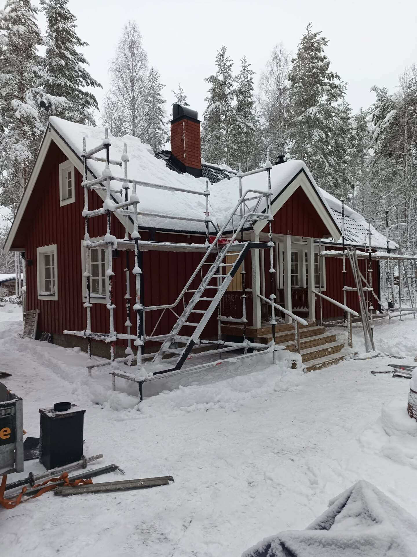 Företagsbild på Ludvika Tak & Byggnadsplåt – En takläggare i Dalarnas län