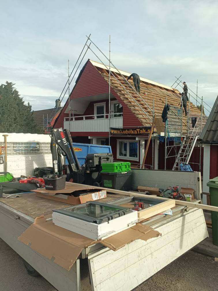 Företagsbild på Ludvika Tak & Byggnadsplåt – En takläggare i Dalarnas län