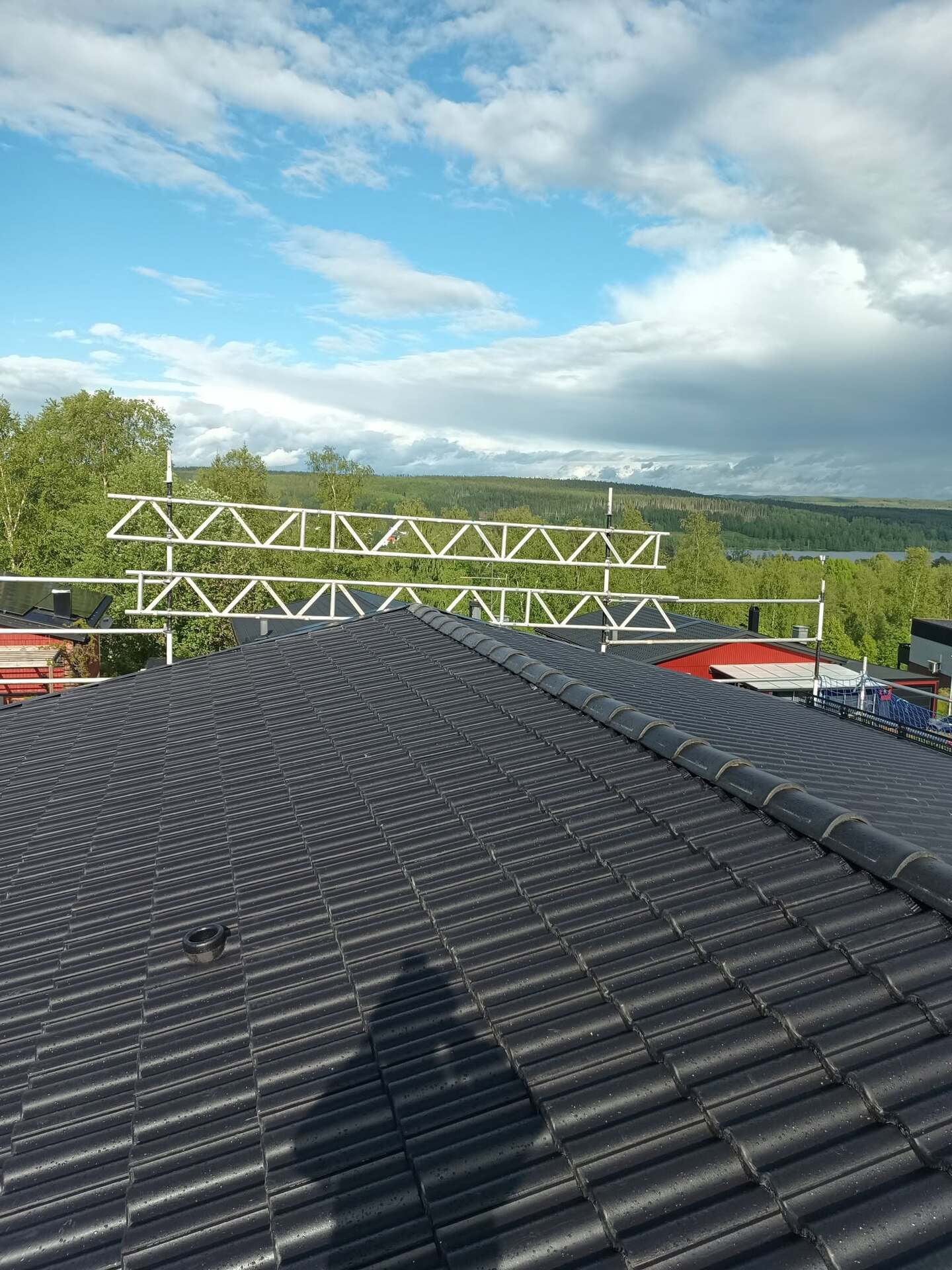 Företagsbild på Ludvika Tak & Byggnadsplåt – En takläggare i Dalarnas län