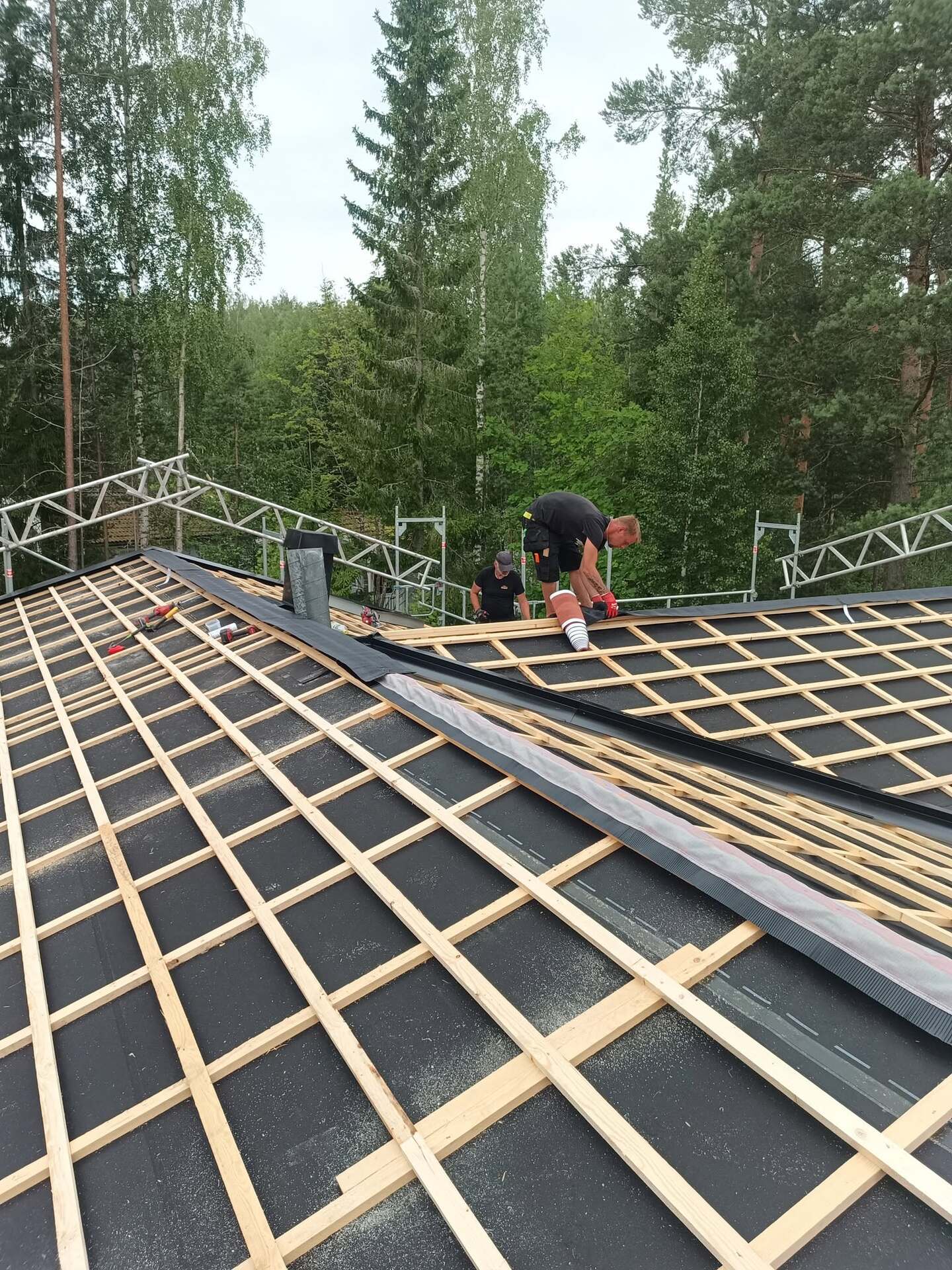 Företagsbild på Ludvika Tak & Byggnadsplåt – En takläggare i Dalarnas län