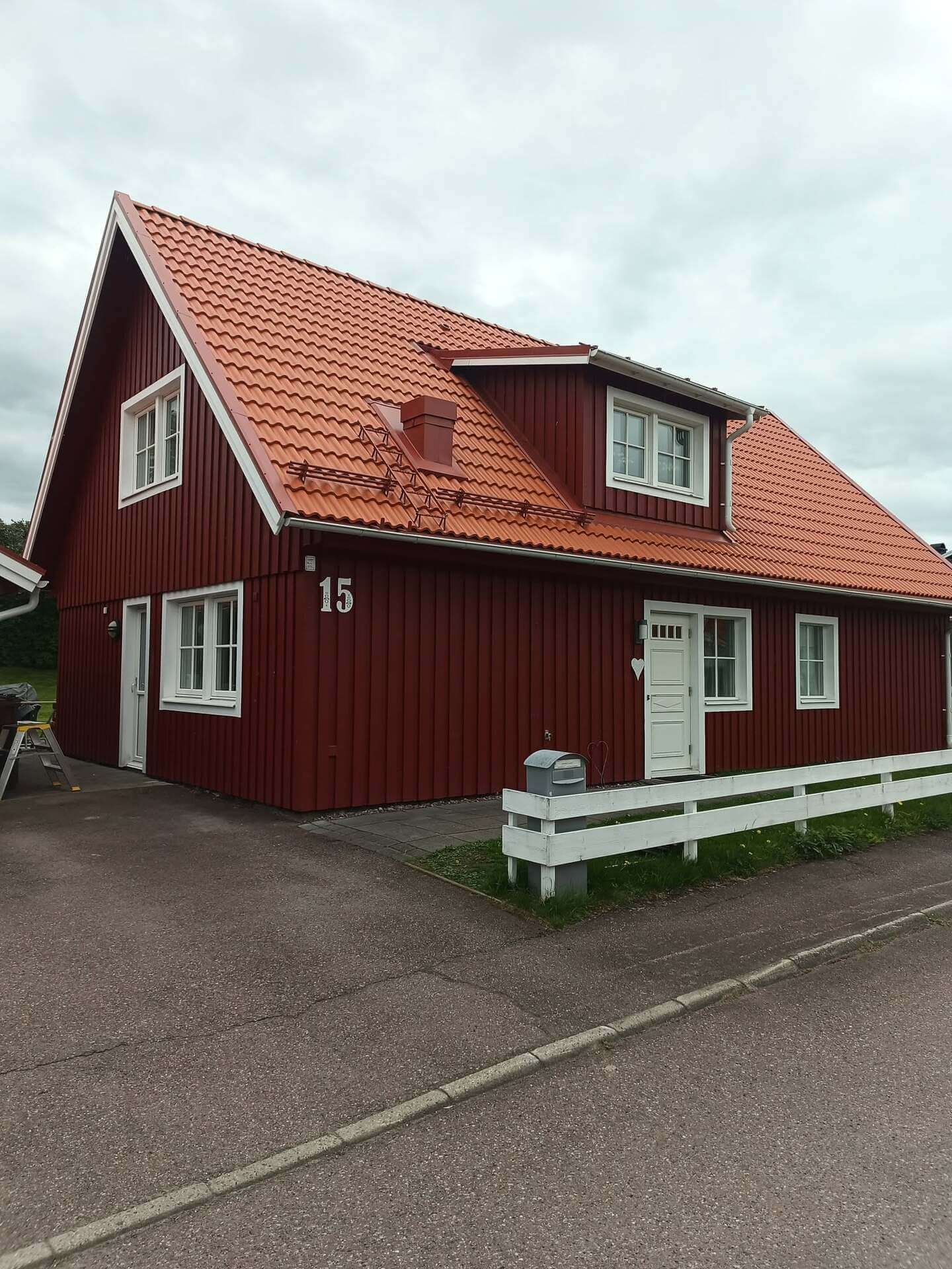 Företagsbild på Ludvika Tak & Byggnadsplåt – En takläggare i Dalarnas län