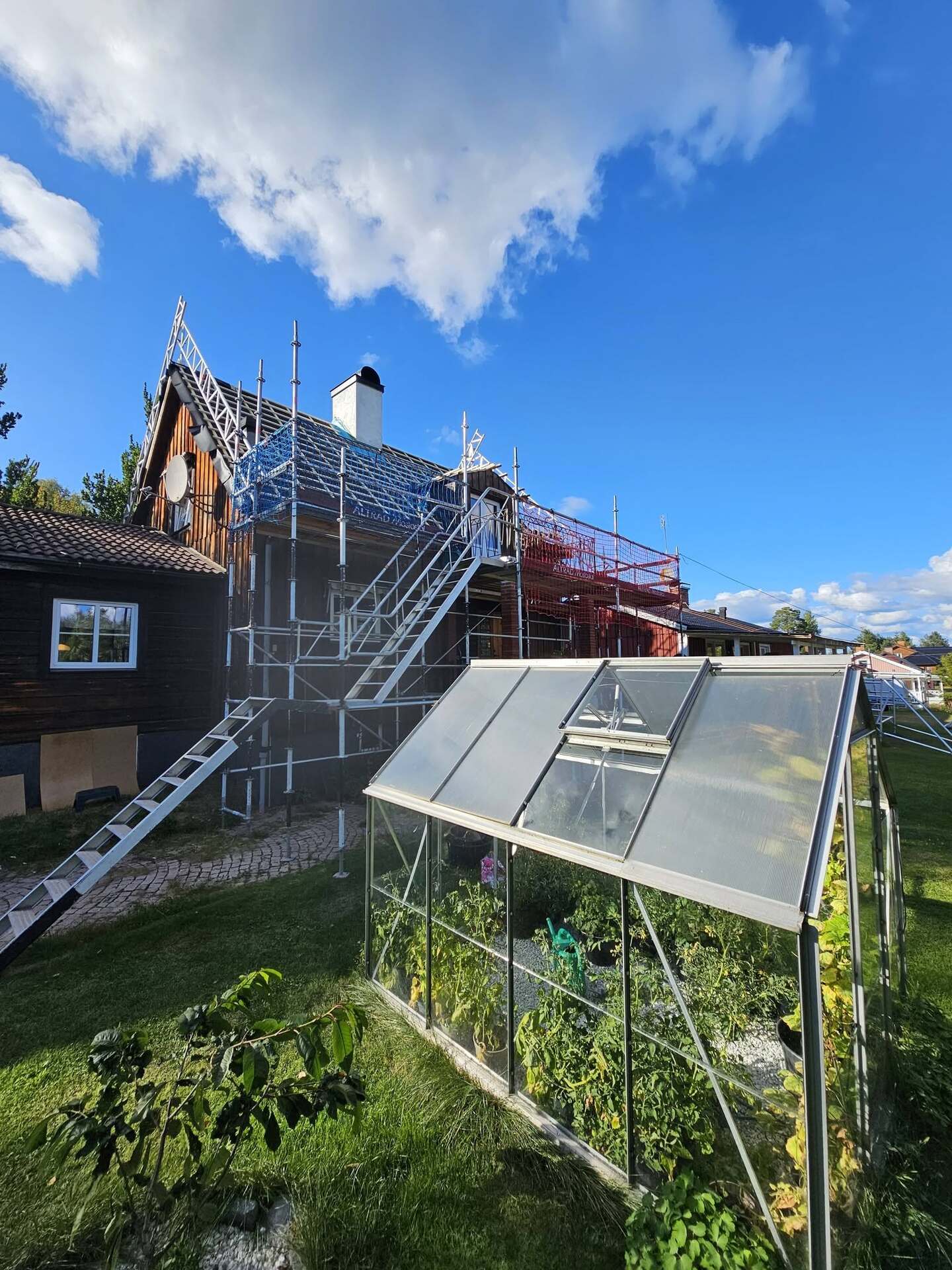 Företagsbild på Ludvika Tak & Byggnadsplåt – En takläggare i Dalarnas län
