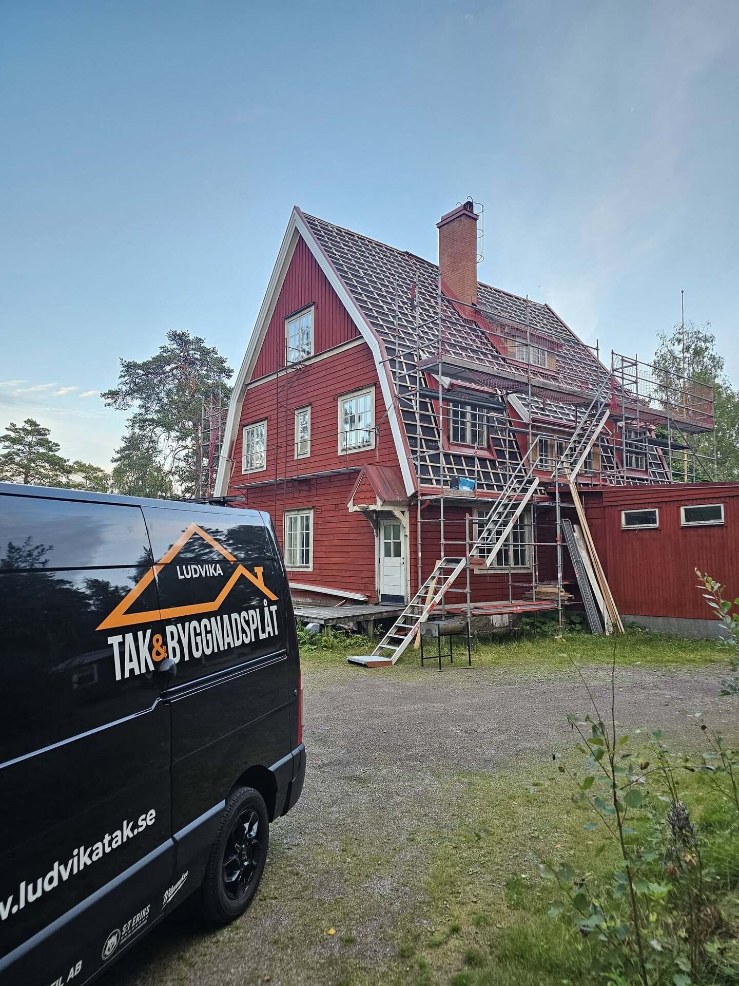 Företagsbild på Ludvika Tak & Byggnadsplåt – Ett takföretag i Ludvika