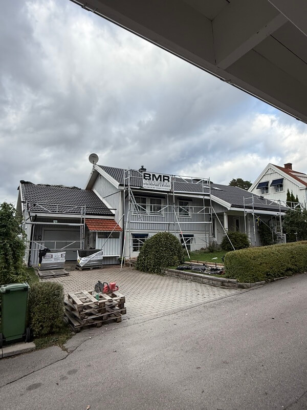 Företagsbild på BMR Värmland AB – En snickare i Värmlands län