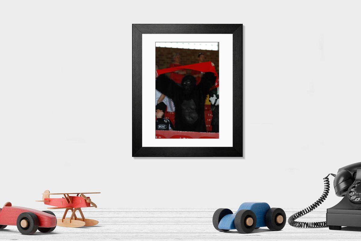 Shown hanging in a room: Modern 14"x12" (36x31cm)