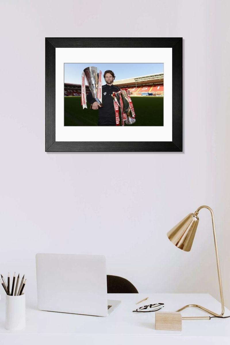 Shown hanging in a room: Modern 14"x12" (36x31cm)