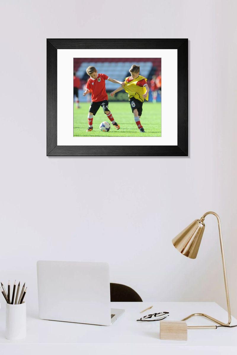 Shown hanging in a room: Modern 14"x12" (36x31cm)