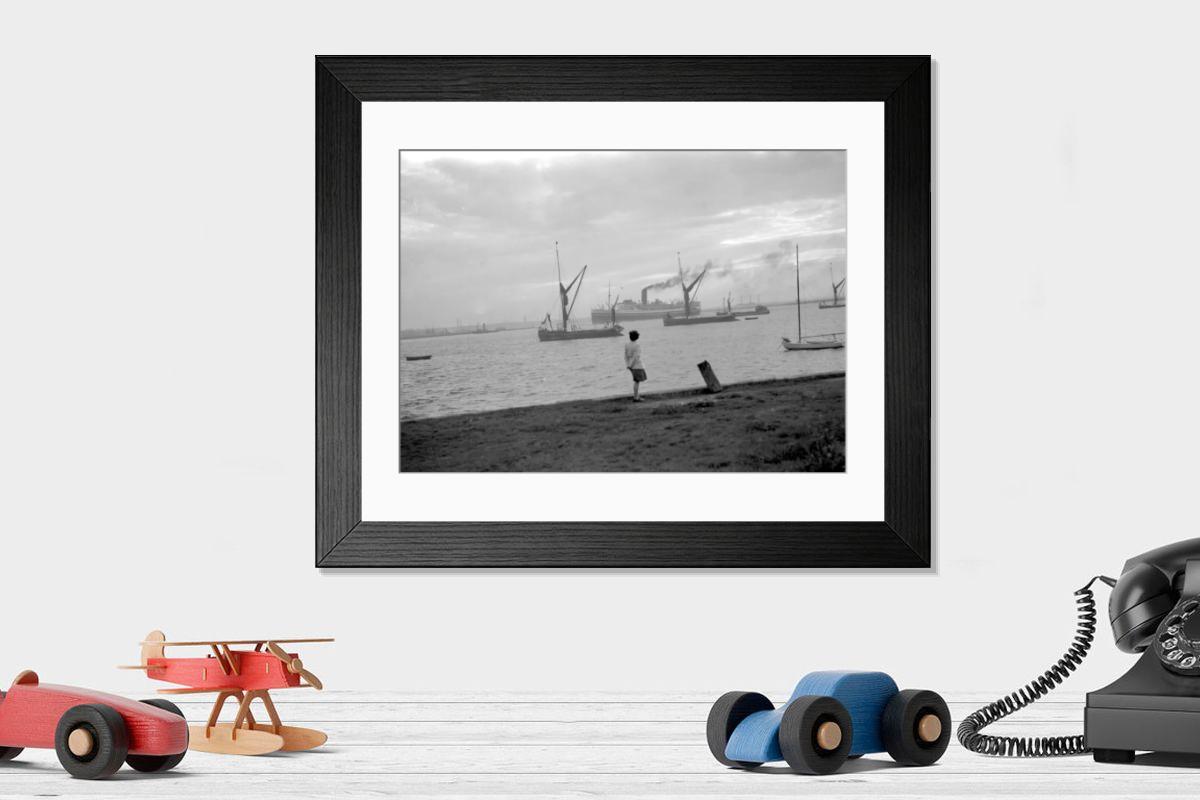 Shown hanging in a room: Modern 14"x12" (36x31cm)