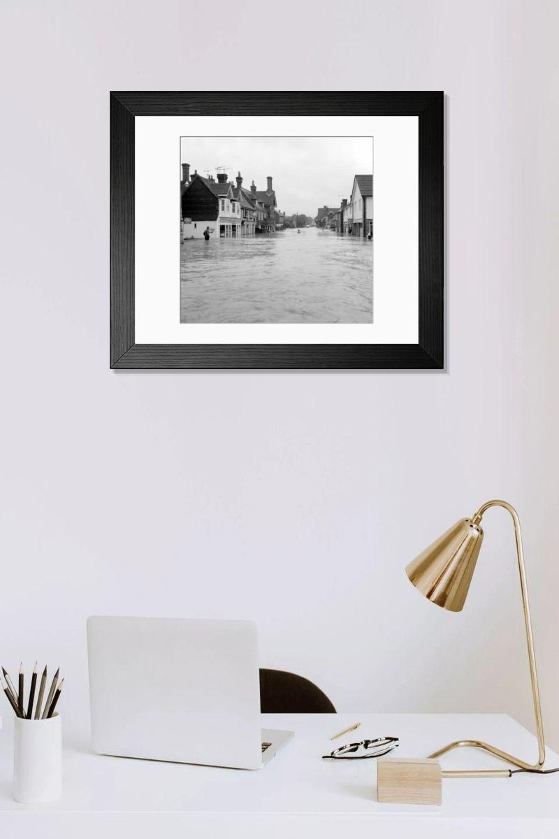 Shown hanging in a room: Modern 14"x12" (36x31cm)