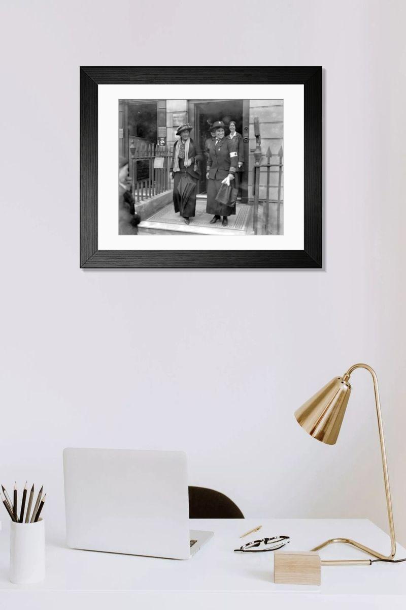 Shown hanging in a room: Modern 14"x12" (36x31cm)