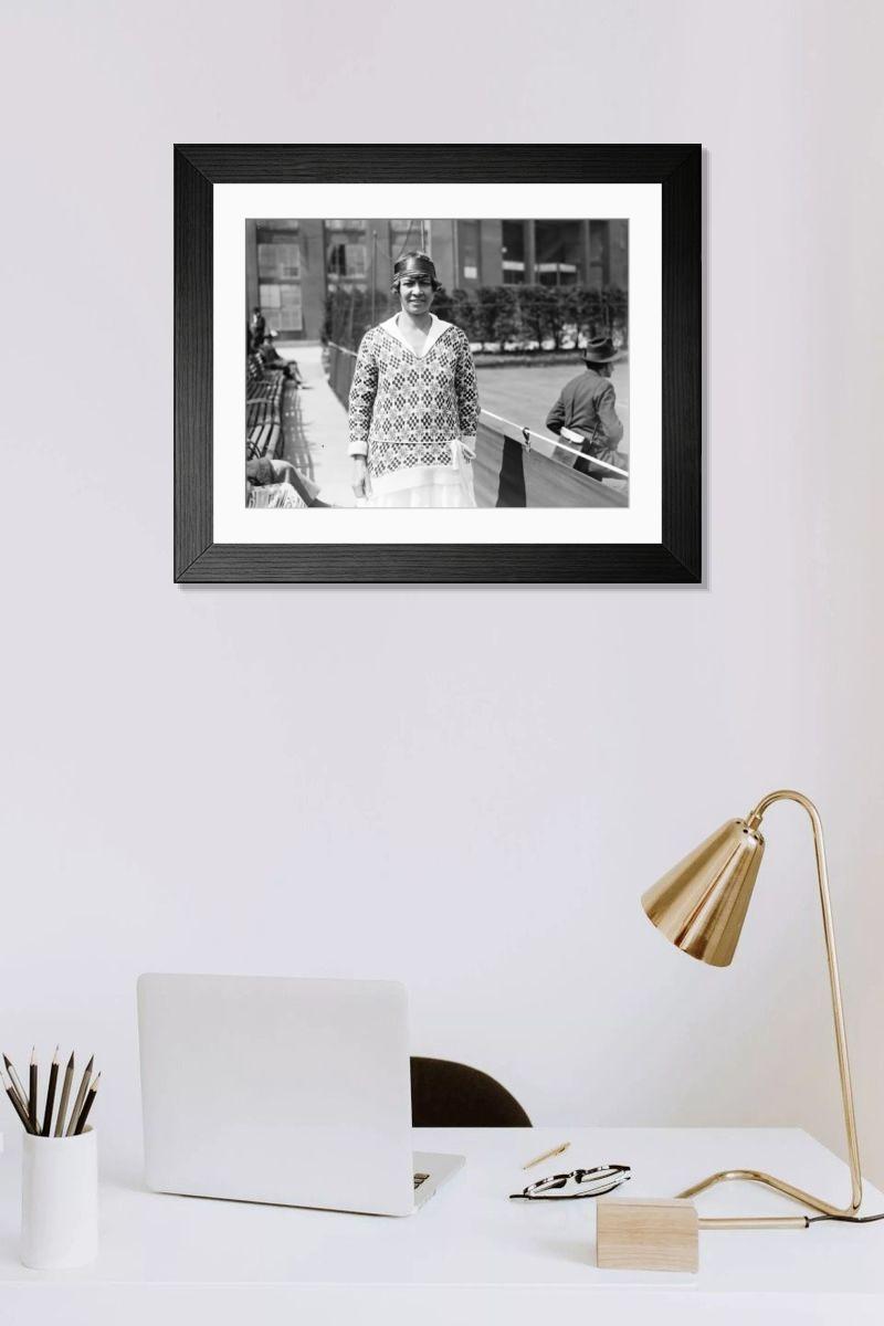 Shown hanging in a room: Modern 14"x12" (36x31cm)