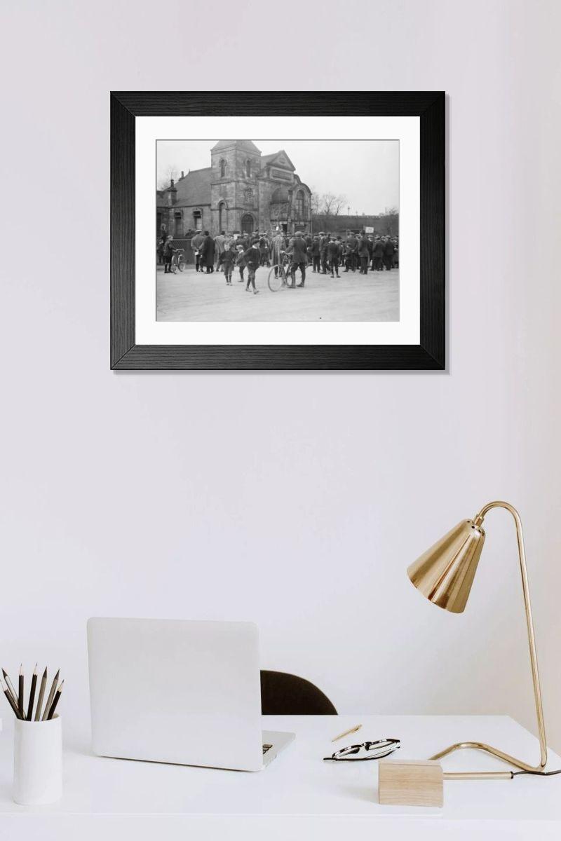 Shown hanging in a room: Modern 14"x12" (36x31cm)
