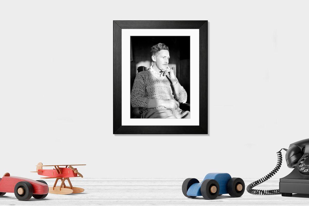 Shown hanging in a room: Modern 14"x12" (36x31cm)